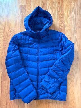 Uniqlo Men’s Royal Blue Hooded Puffer Jacket